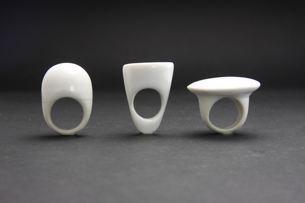 violaine ulmer bague en porcelaine artisan d'art art blanc design designer artistique